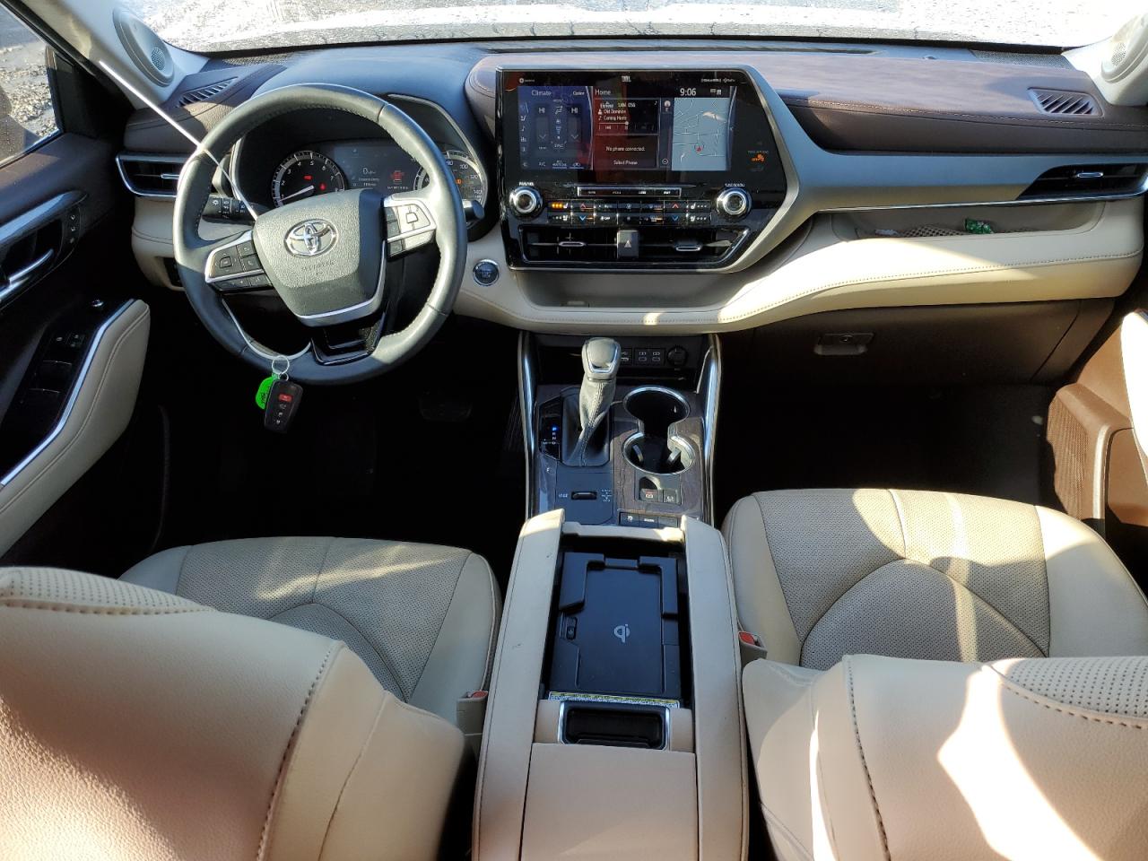 2022 Toyota Highlander - Image 8