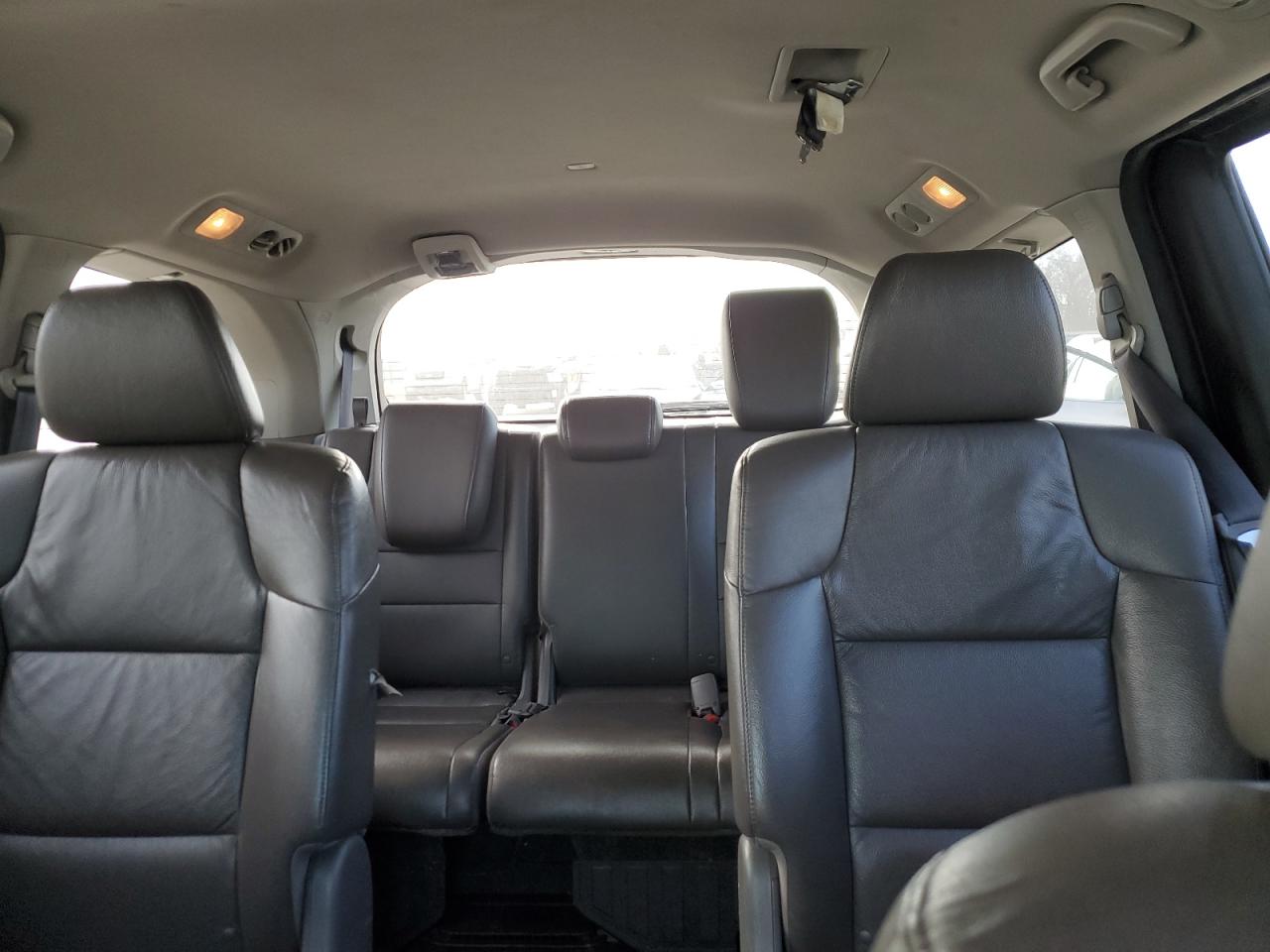 2011 Honda Odyssey - Image 10