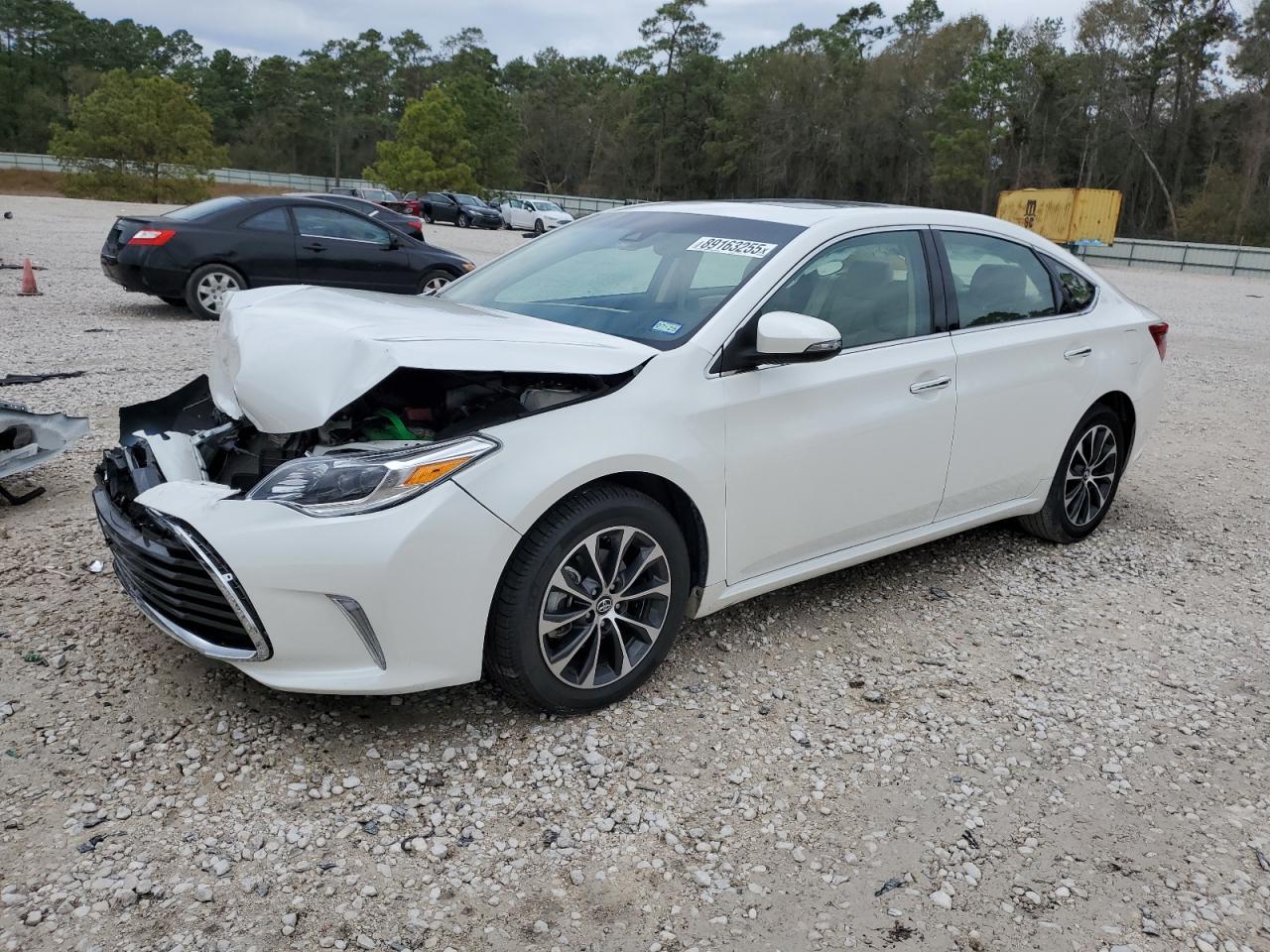 2017 Toyota Avalon - Image 1