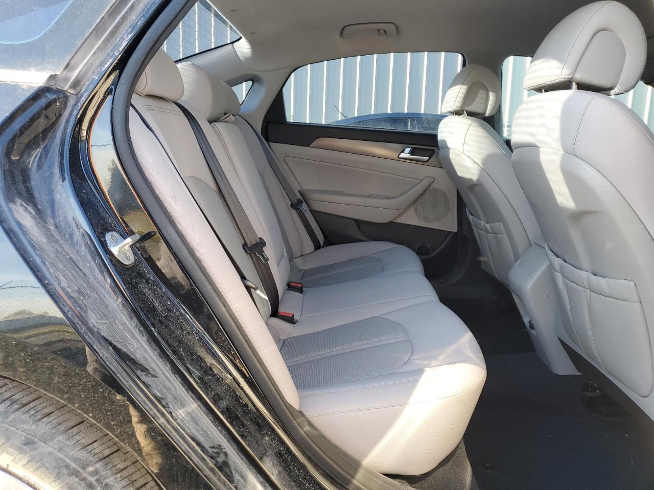 2015 Hyundai Sonata - Image 10