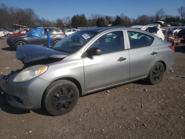 Седани NISSAN VERSA 2014 Сріблястий