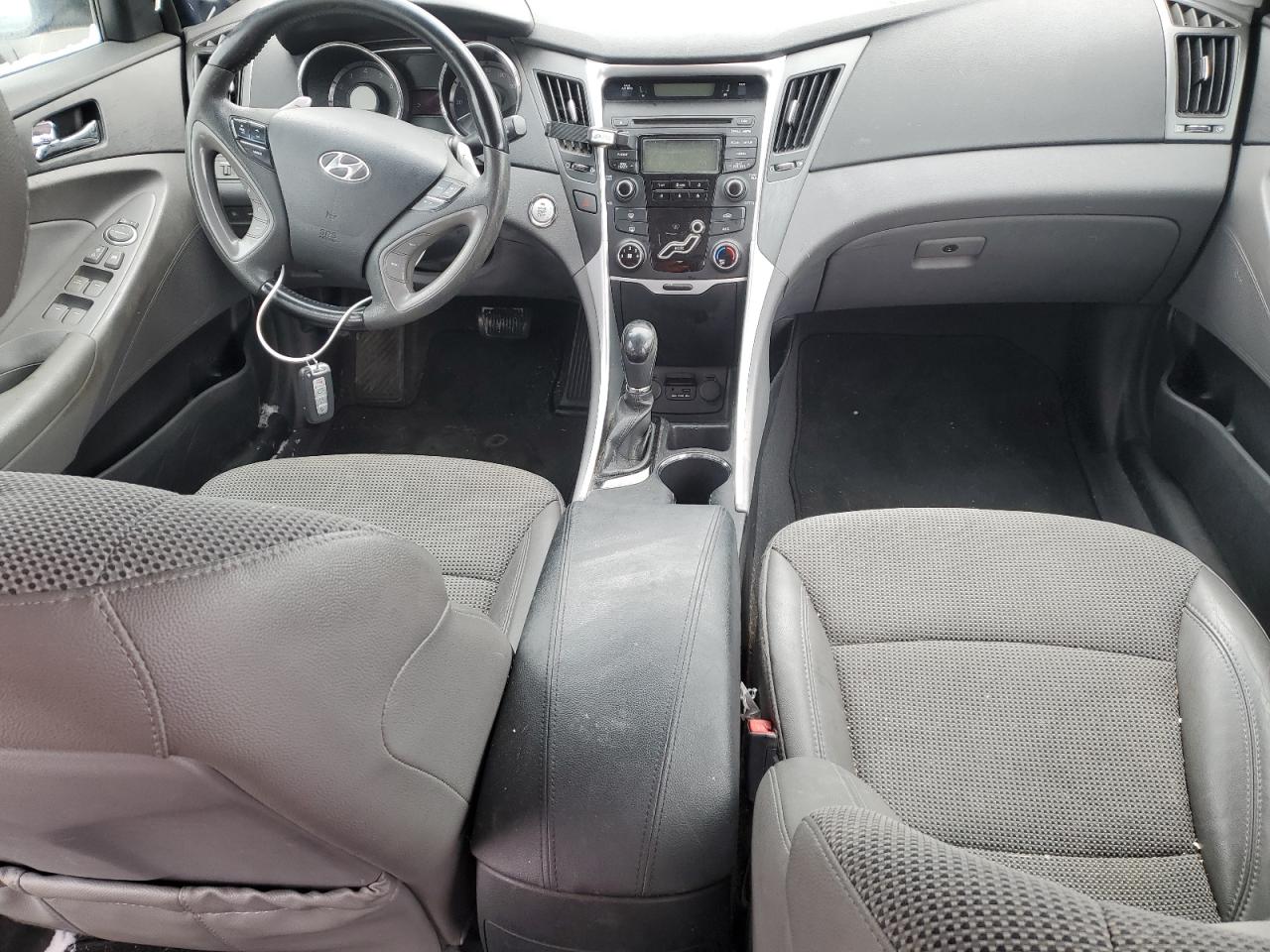 2013 Hyundai Sonata - Image 8