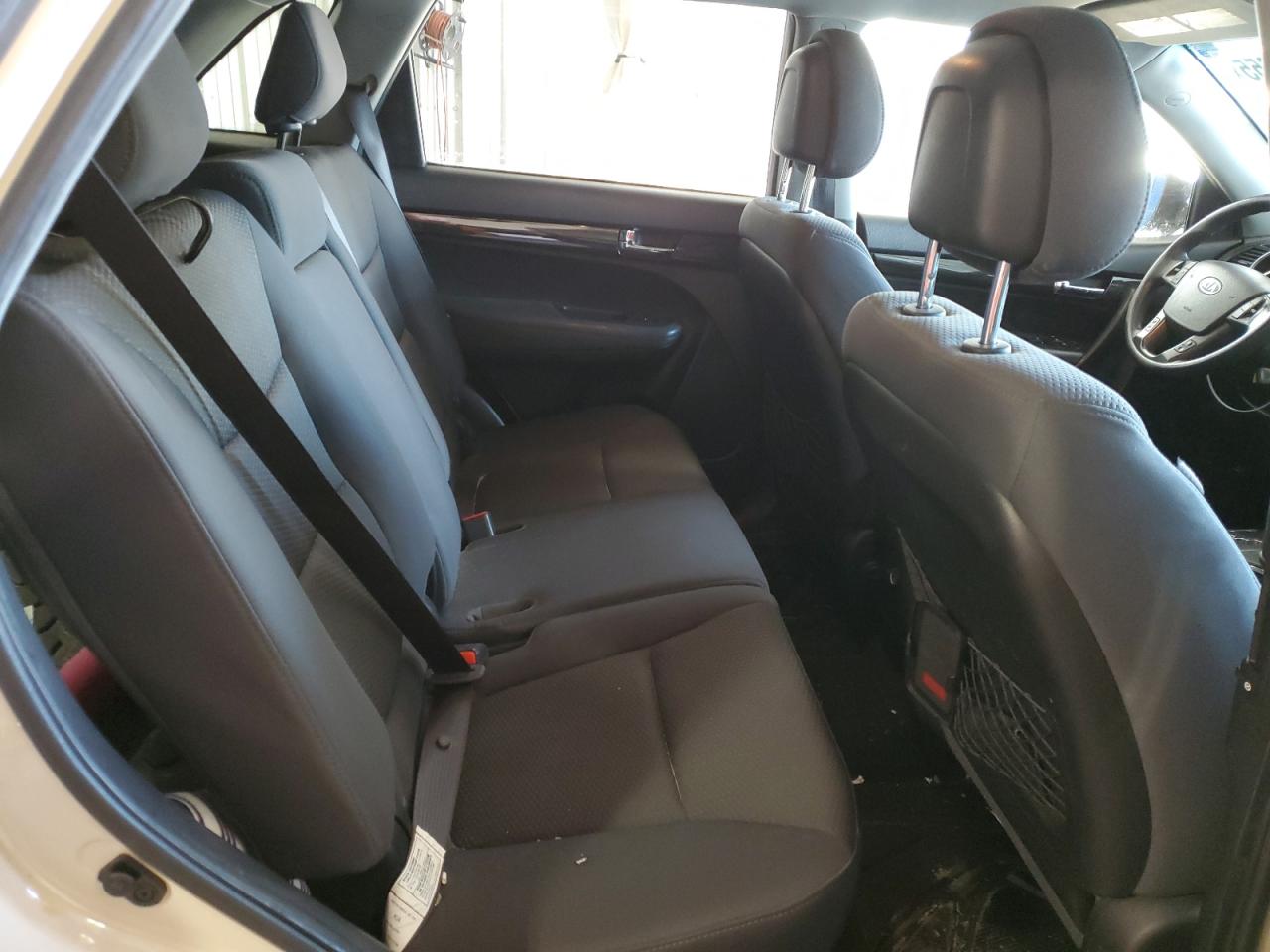 2011 Kia Sorento - Image 11