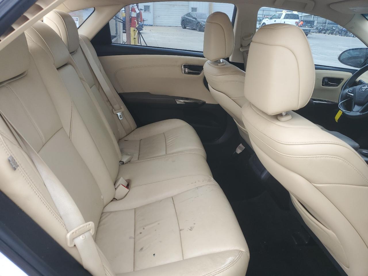 2014 Toyota Avalon - Image 10