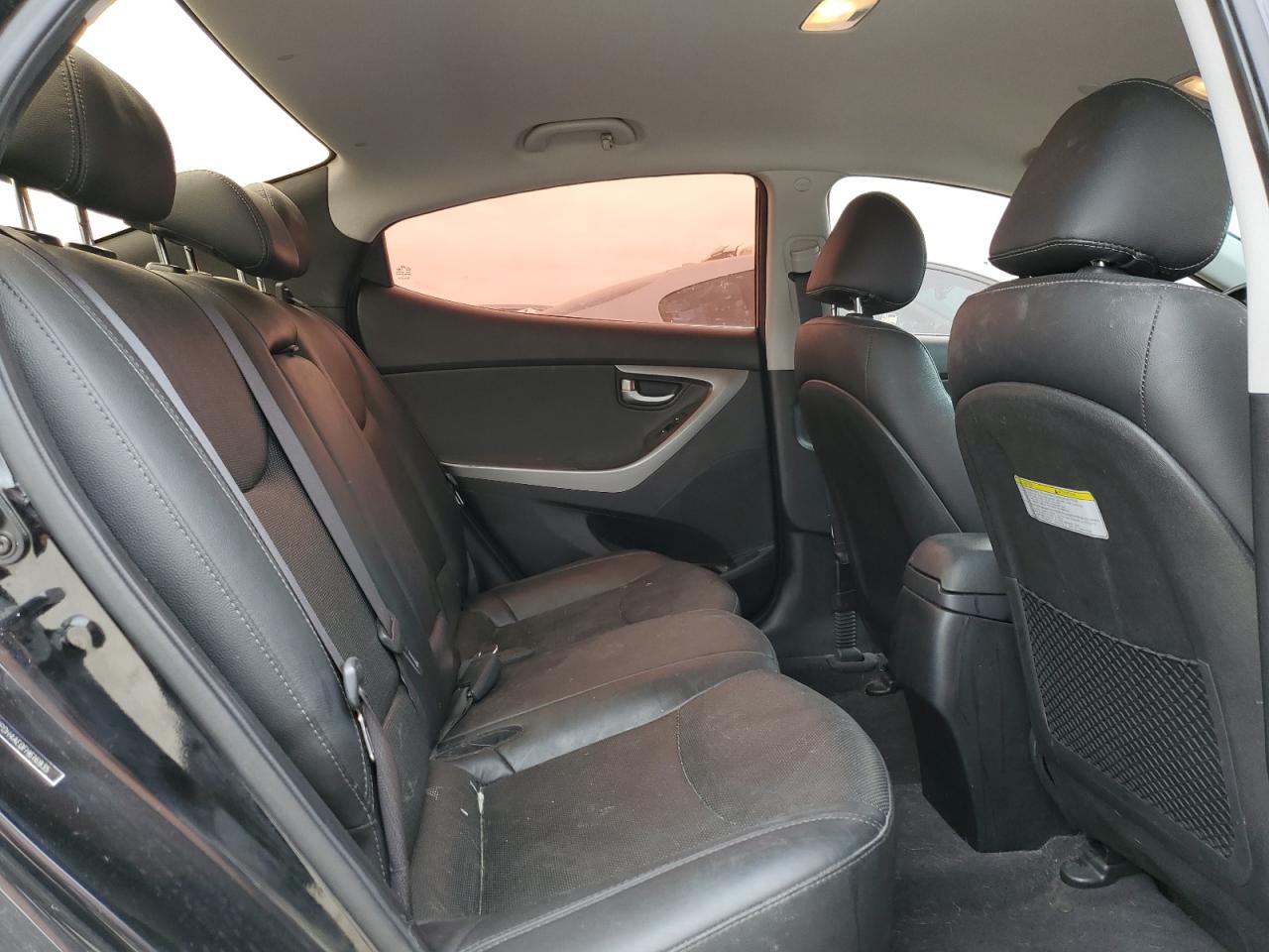 2015 Hyundai Elantra - Image 10