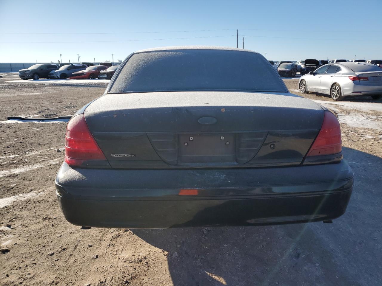 2010 Ford Crown Victoria - Image 6