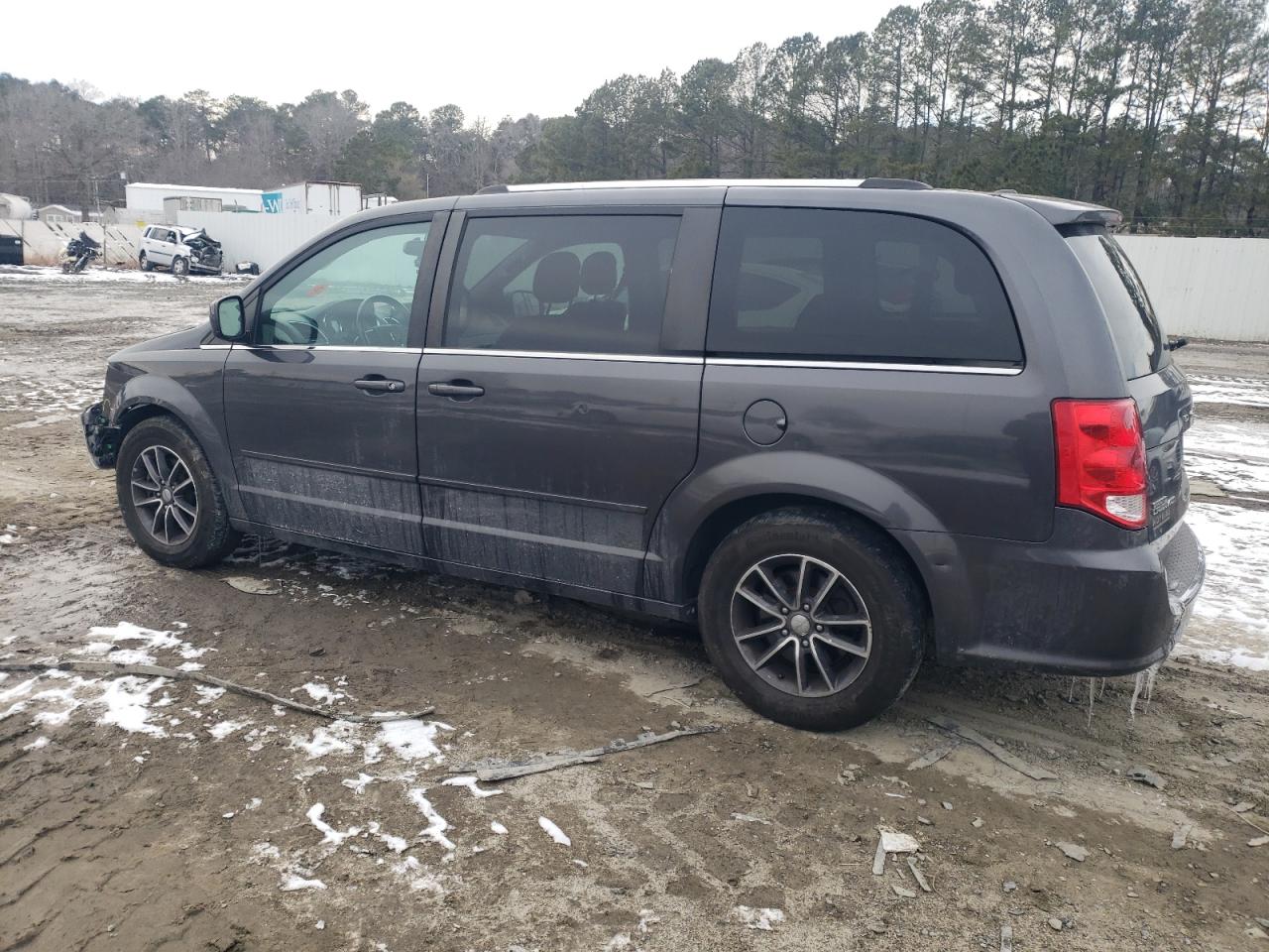 2017 Dodge Caravan - Image 2