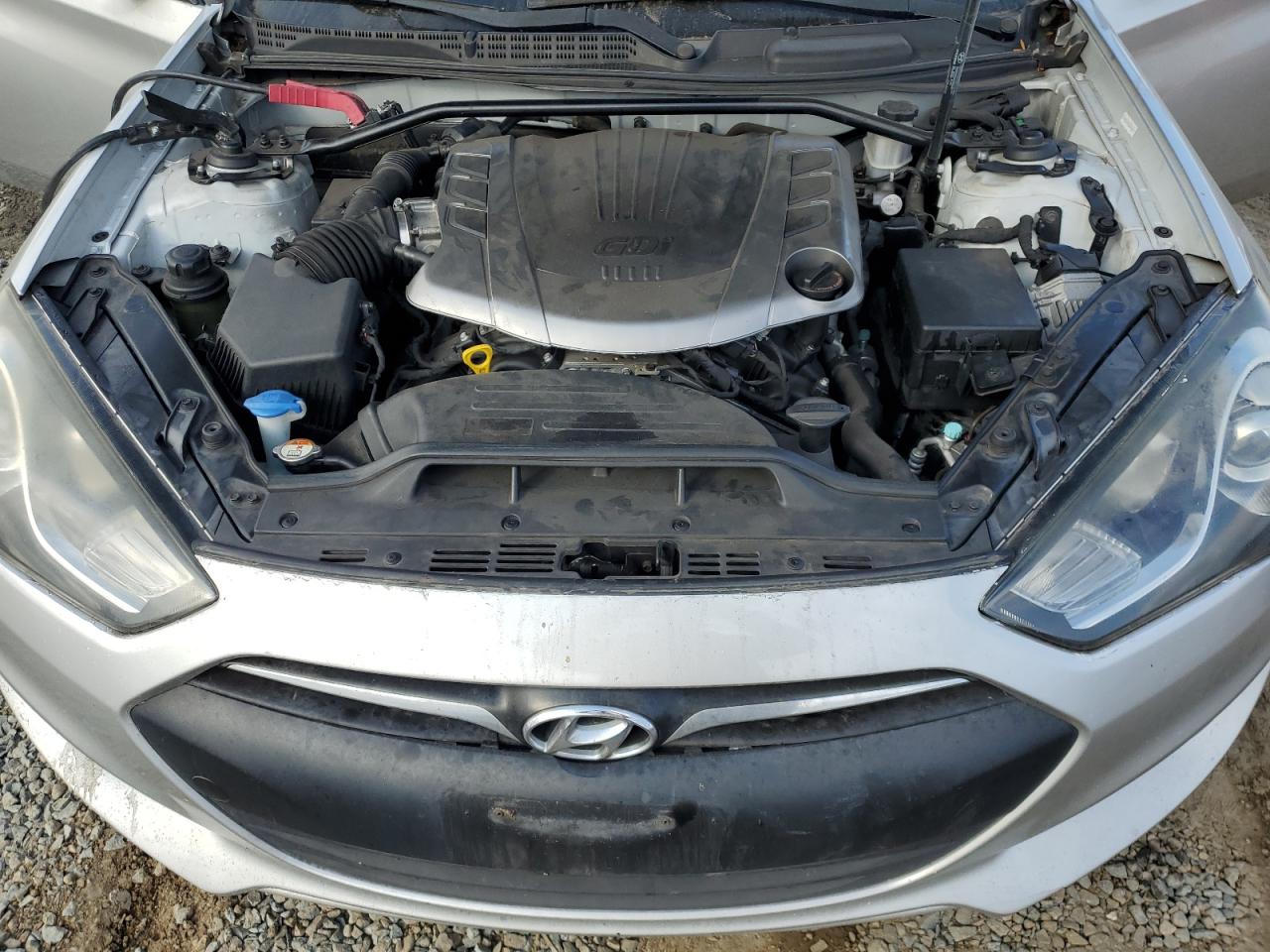 2013 Hyundai Genesis - Image 11