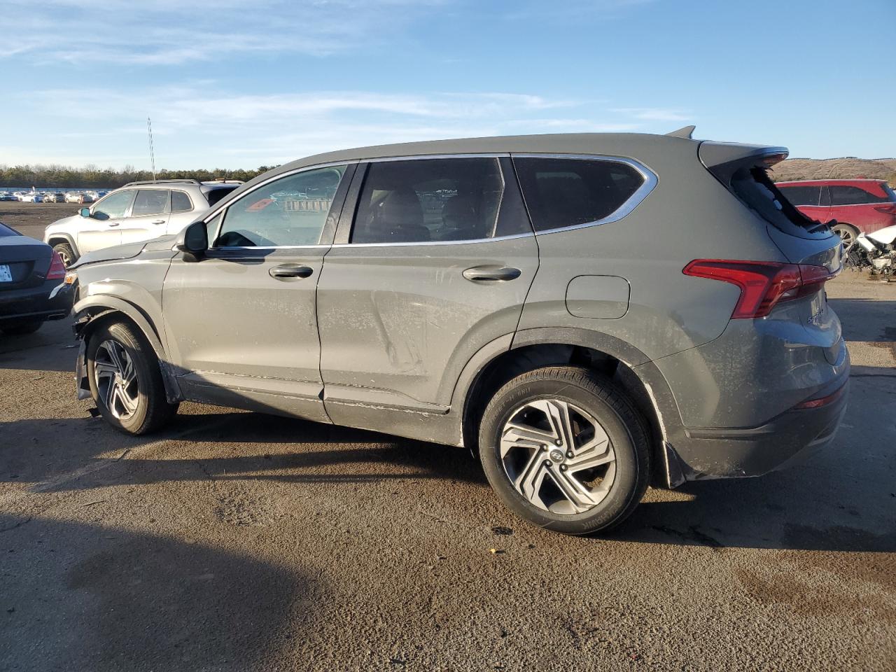 2022 Hyundai Santa Fe - Image 2