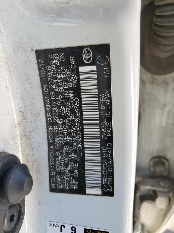 2015 Toyota Prius - Image 12