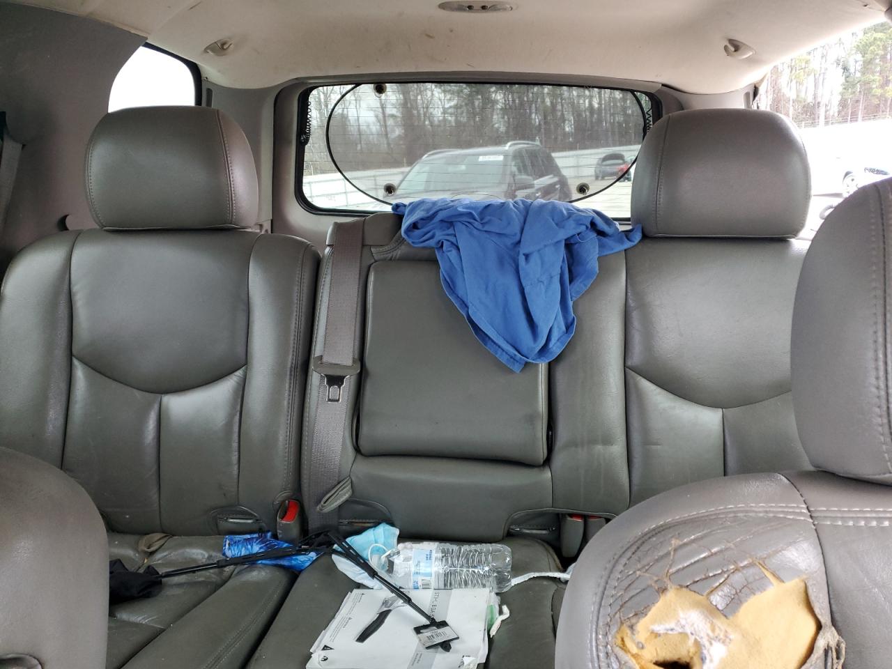 2003 Chevrolet Tahoe - Image 10