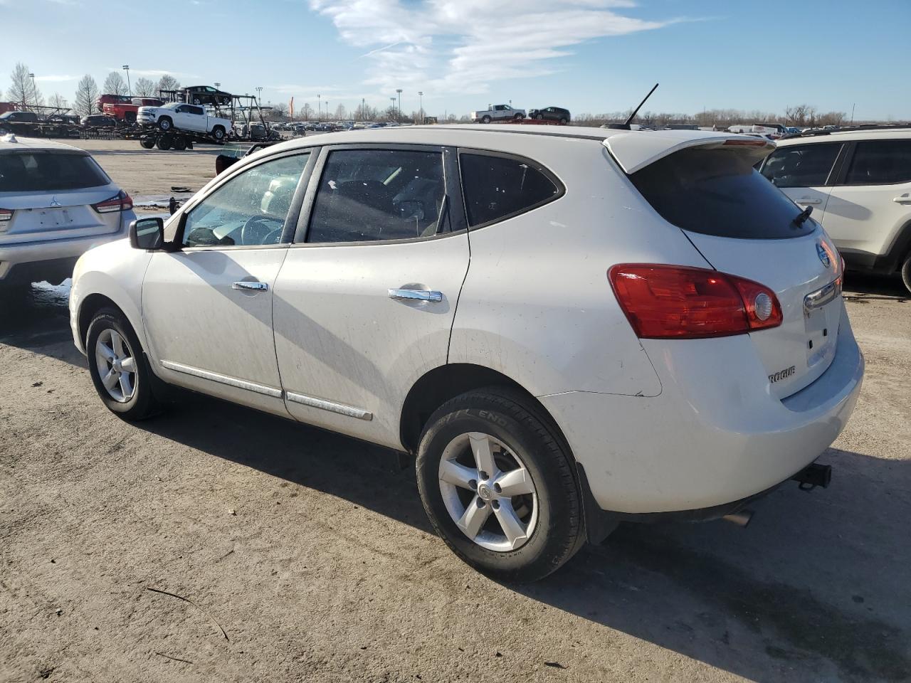 2012 Nissan Rogue - Image 2