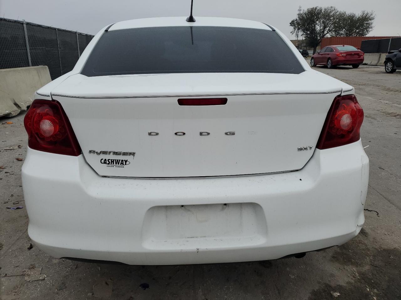 2013 Dodge Avenger - Image 6