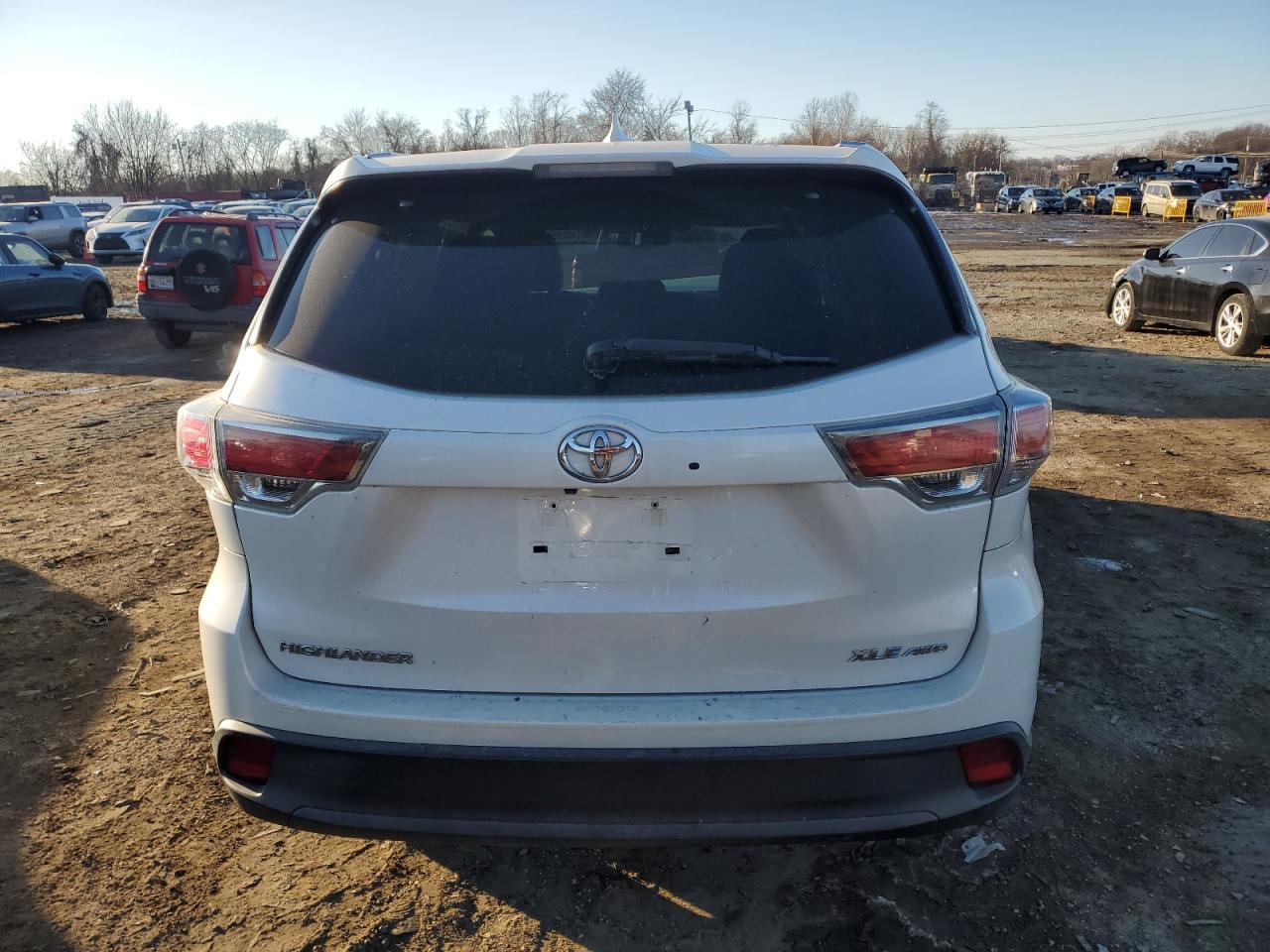 2015 Toyota Highlander - Image 6