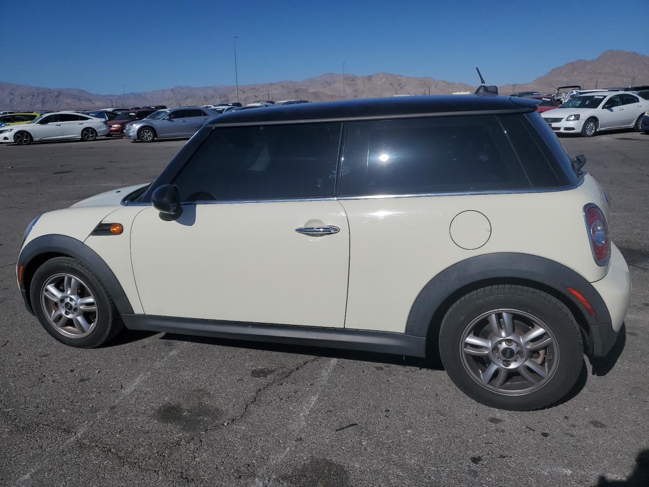 2013 MINI Cooper - Image 2