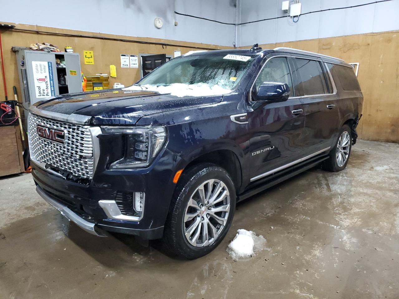 2021 GMC Yukon - Image 1