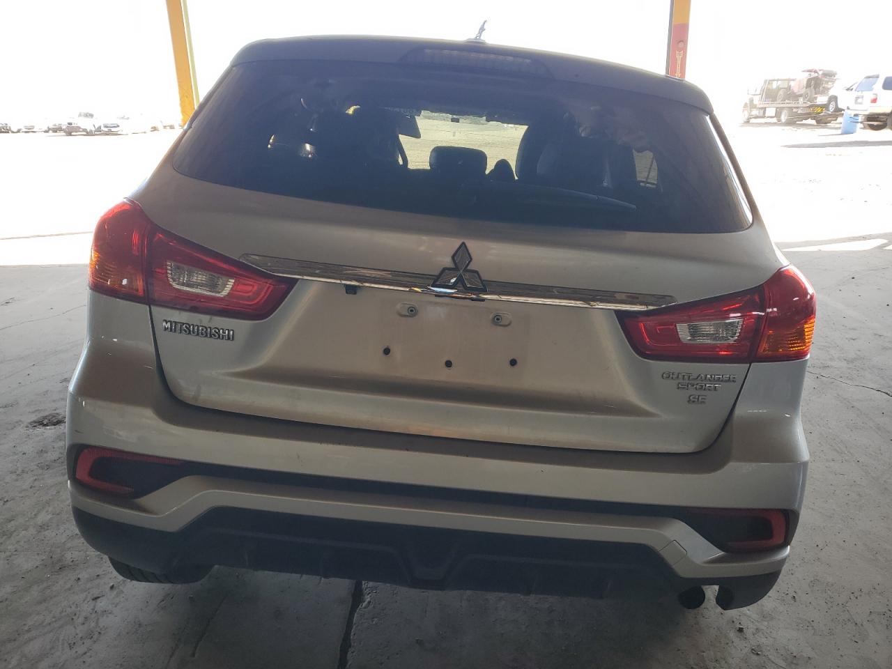 2018 Mitsubishi Outlander - Image 6
