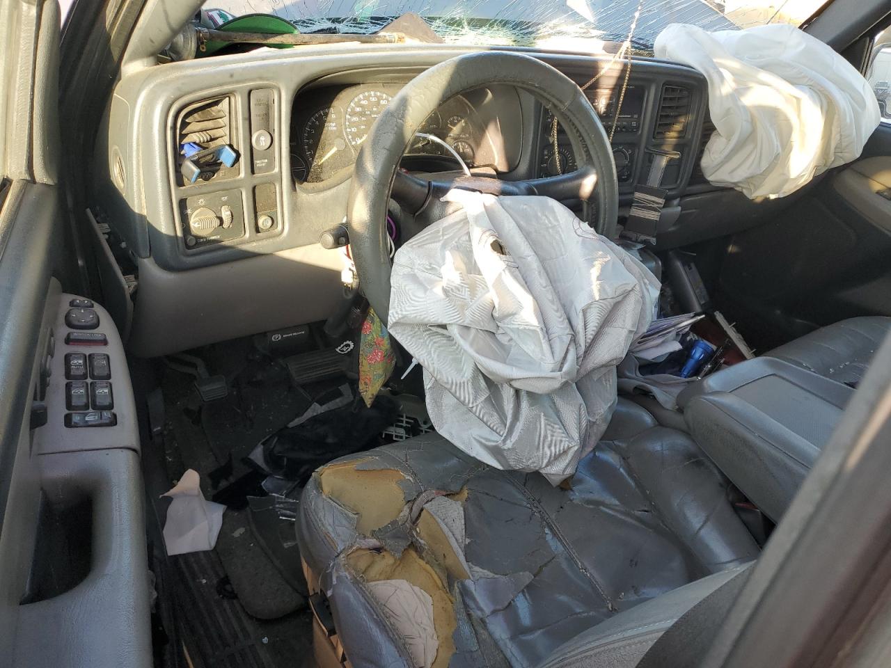 2001 Chevrolet Tahoe C1500 VIN: 1GNEC13TX1J236201 Lot: 88360215