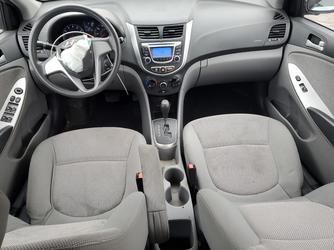 2013 Hyundai Accent - Image 8