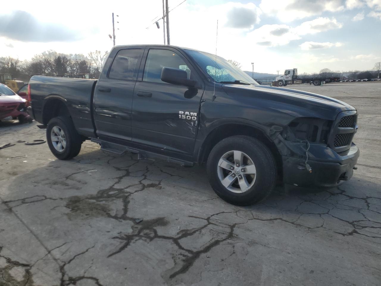 2016 RAM 1500 - Image 4