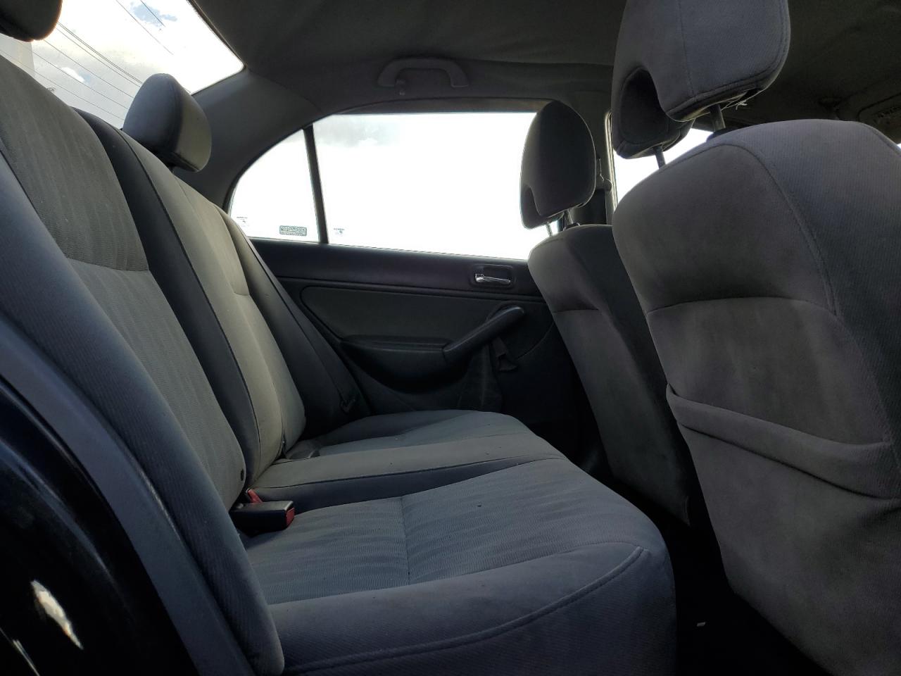 2005 Honda Civic - Image 10