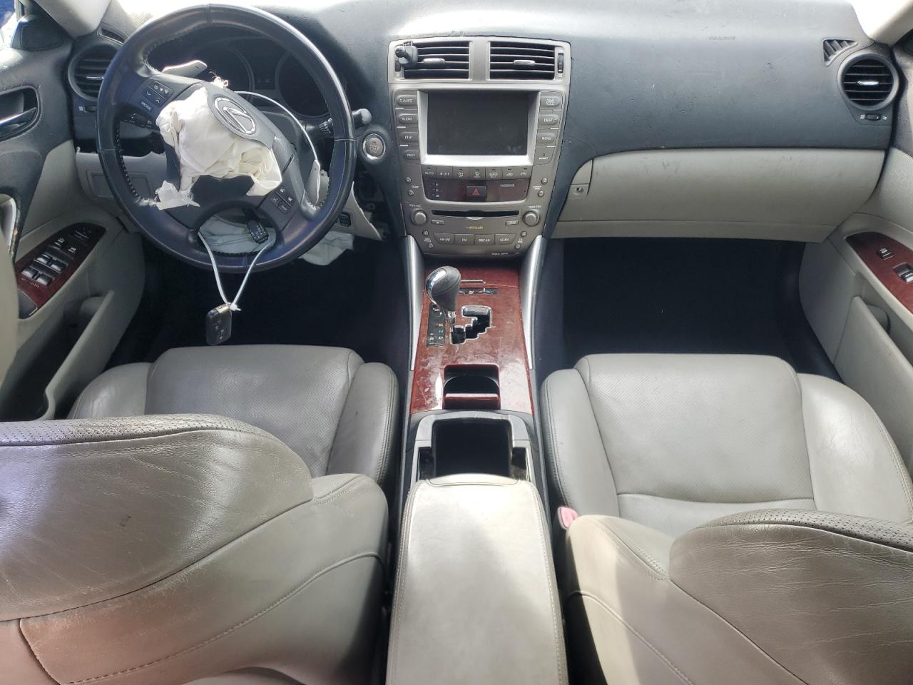 2007 Lexus IS - Image 8