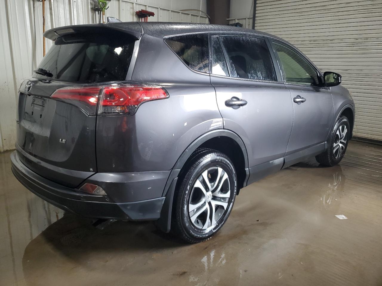 2018 Toyota RAV 4 - Image 3