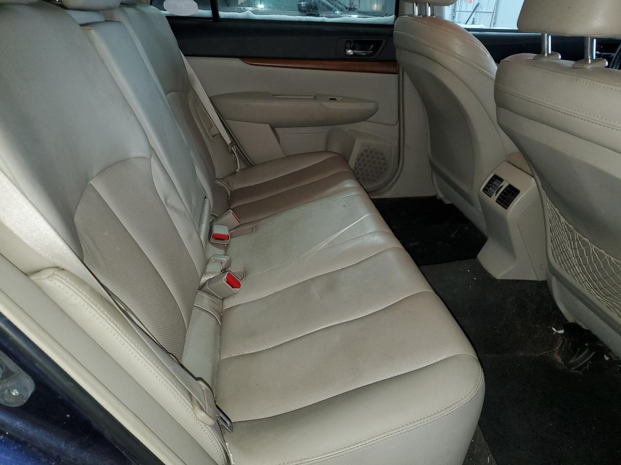 2014 Subaru Outback - Image 11