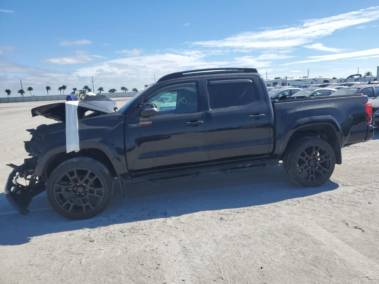 VIN 3TMAZ5CN4NM161521 2022 TOYOTA TACOMA no.1