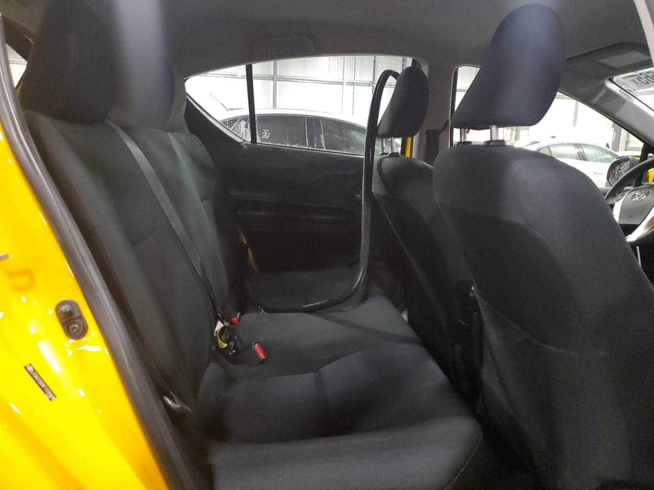 2015 Toyota Prius - Image 11