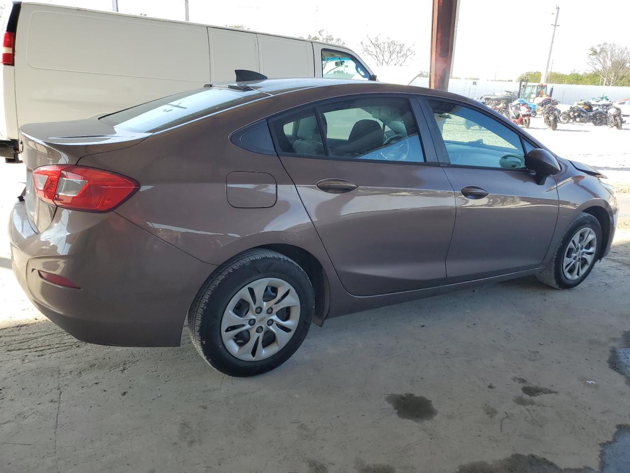 2019 Chevrolet Cruze - Image 3
