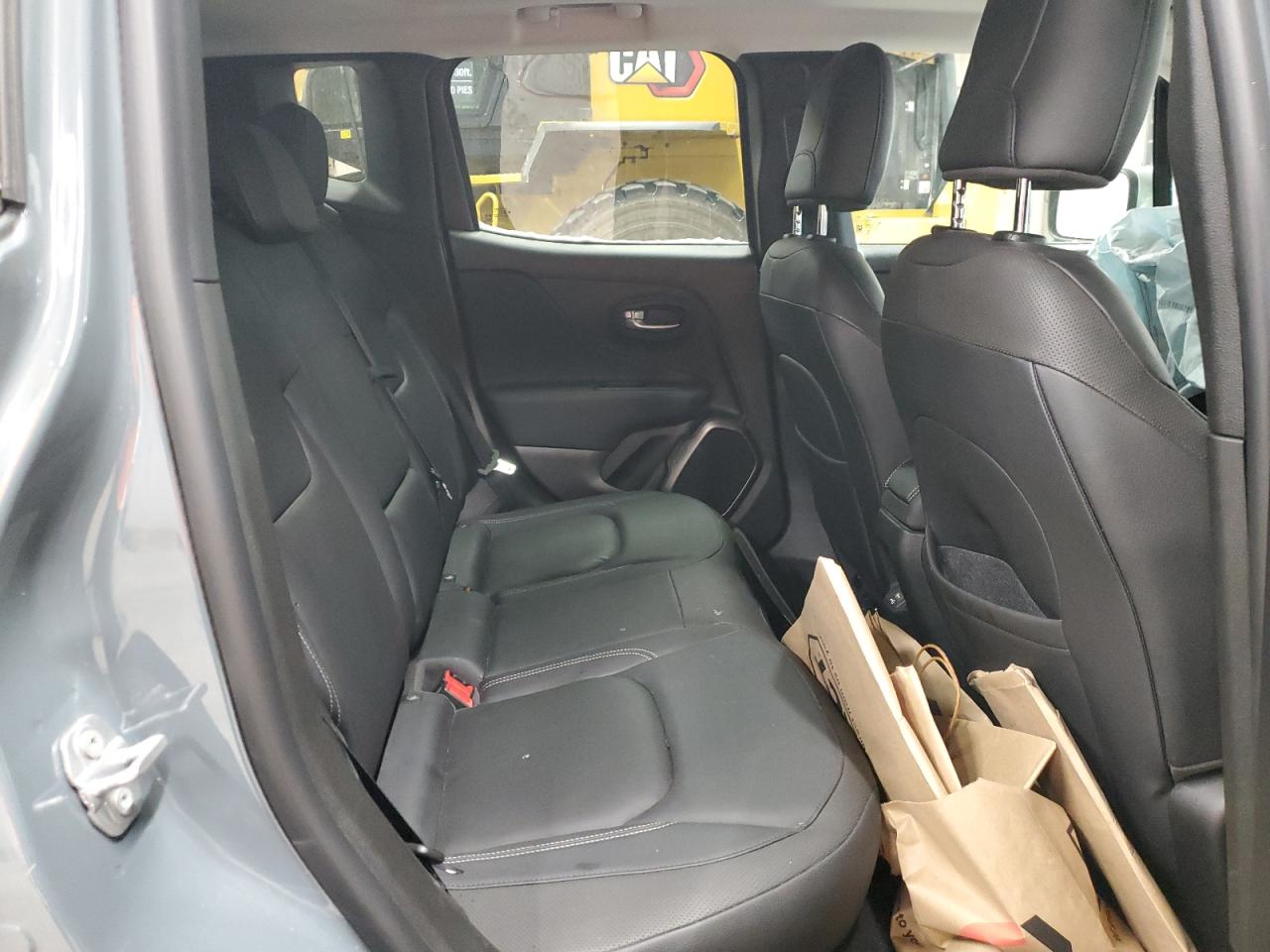 2018 Jeep Renegade - Image 12