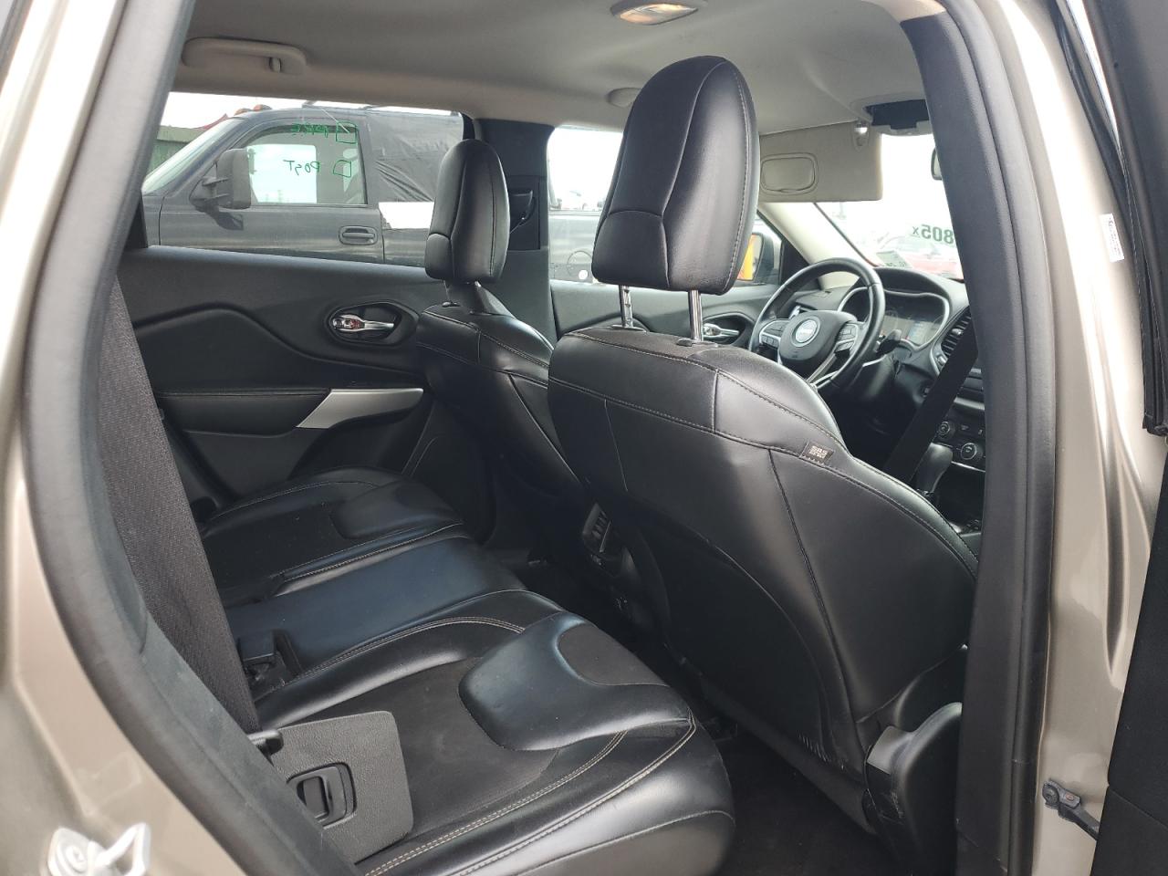 2018 Jeep Grand Cherokee - Image 10