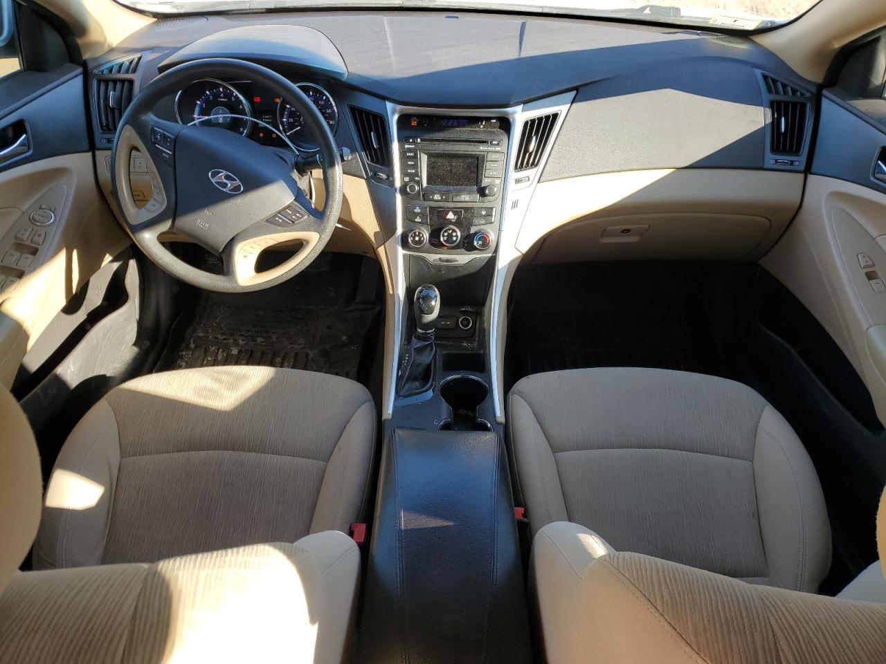 2014 Hyundai Sonata - Image 8