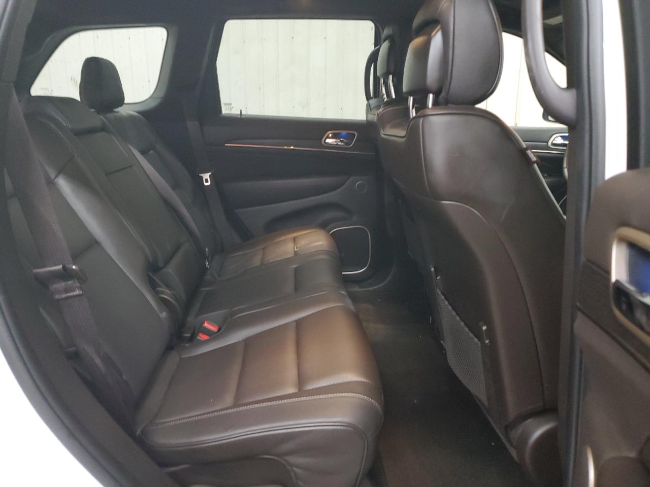 2016 Jeep Grand Cherokee - Image 11