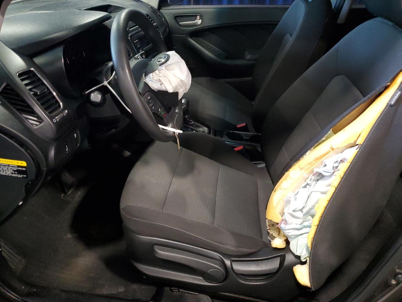 2017 Kia Forte - Image 7