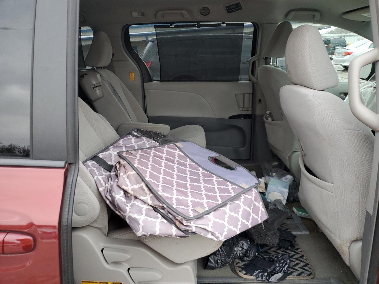 2014 Toyota Sienna - Image 12