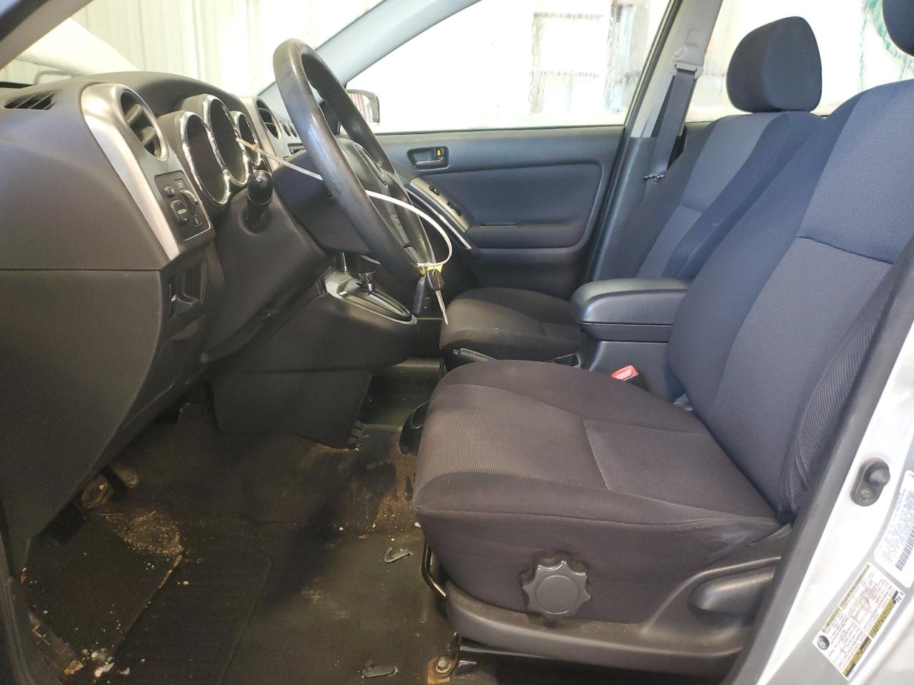 2004 Pontiac Vibe - Image 7