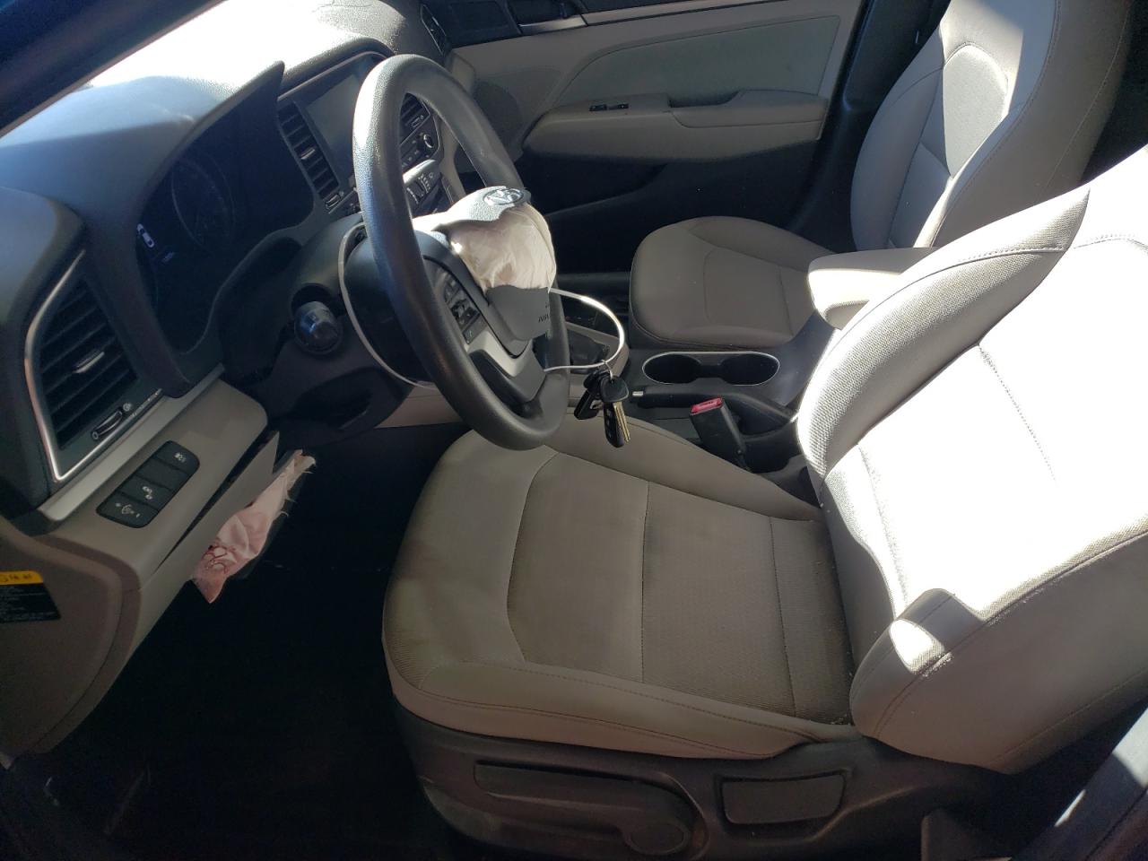 2018 Hyundai Elantra - Image 7