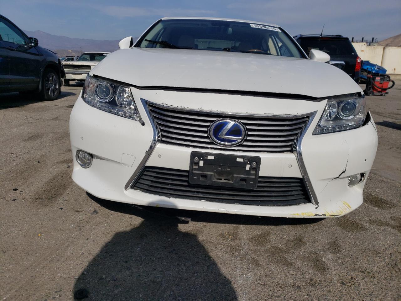 2014 Lexus ES - Image 5