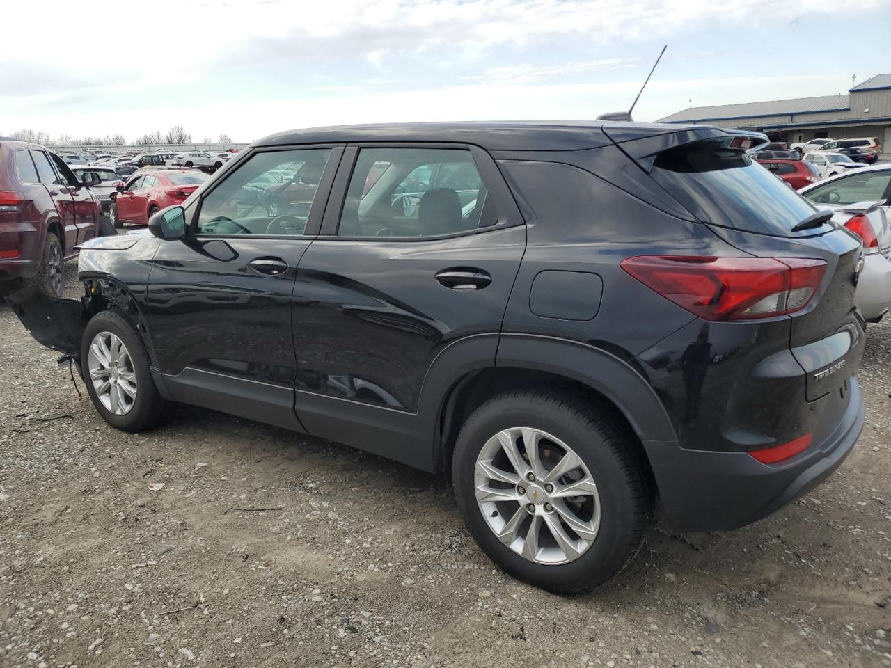 2023 Chevrolet TrailBlazer - Image 2