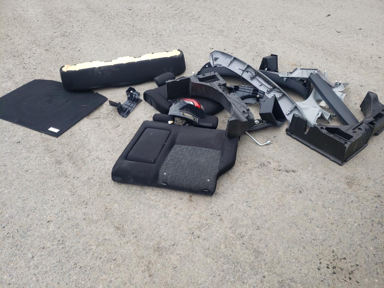 2020 Mitsubishi Outlander - Image 12