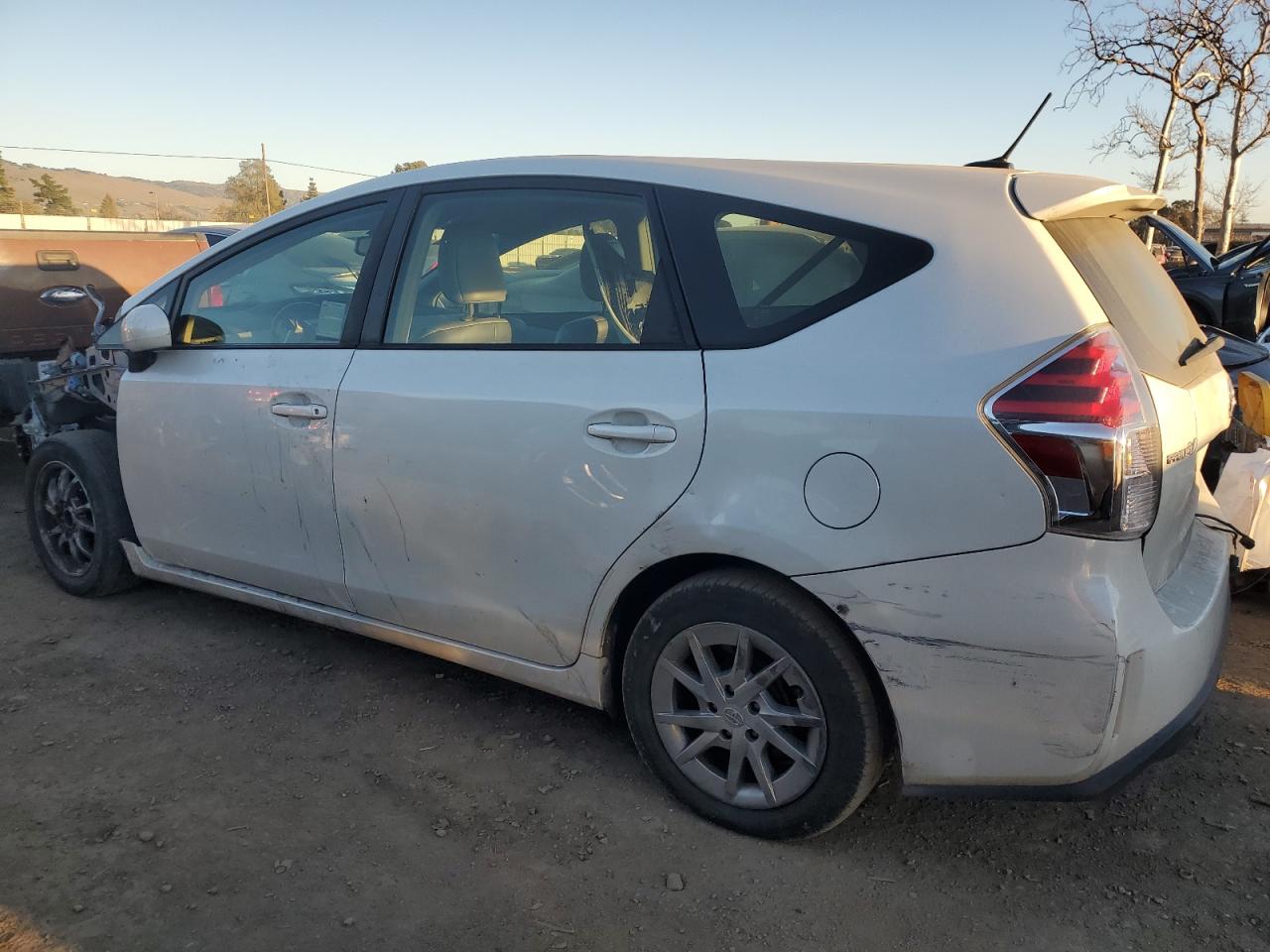 2017 Toyota Prius - Image 2