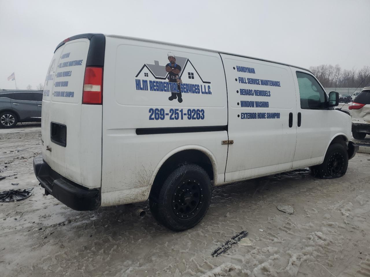 2011 Chevrolet Express - Image 3