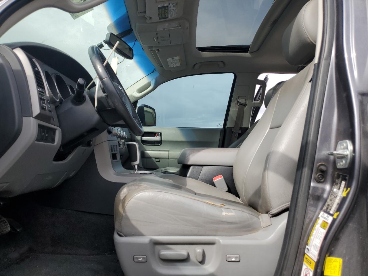 2012 Toyota Sequoia - Image 7