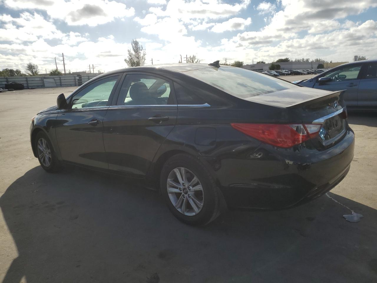 2013 Hyundai Sonata - Image 2