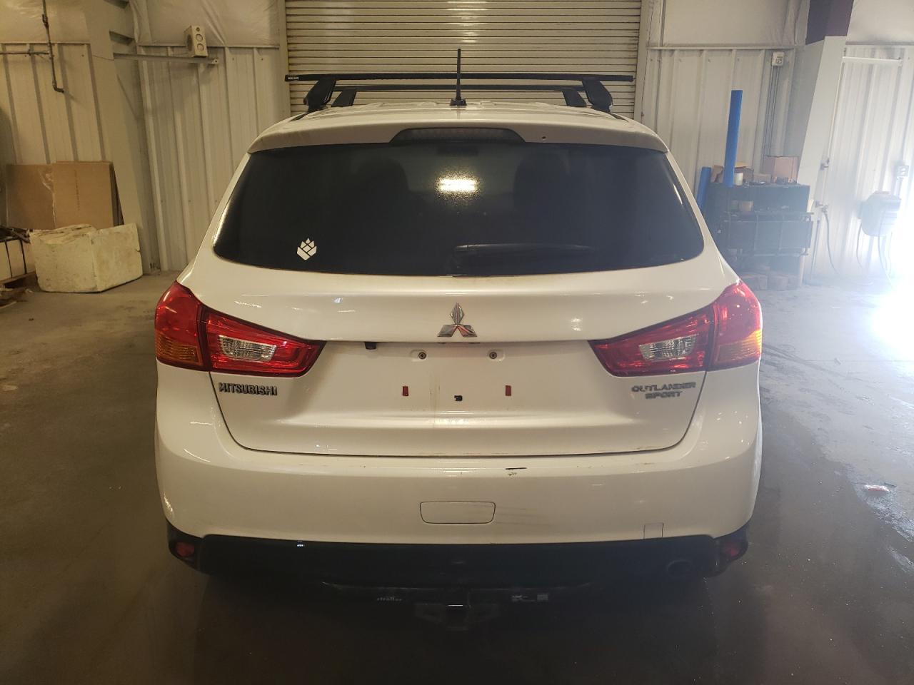 2015 Mitsubishi Outlander - Image 6