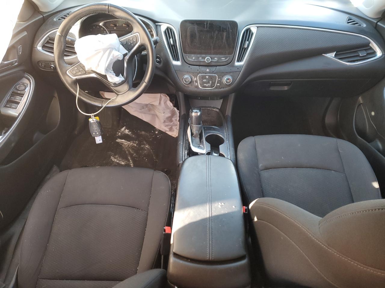 2016 Chevrolet Malibu - Image 8