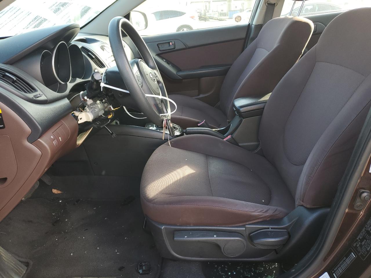 2011 Kia Forte - Image 7
