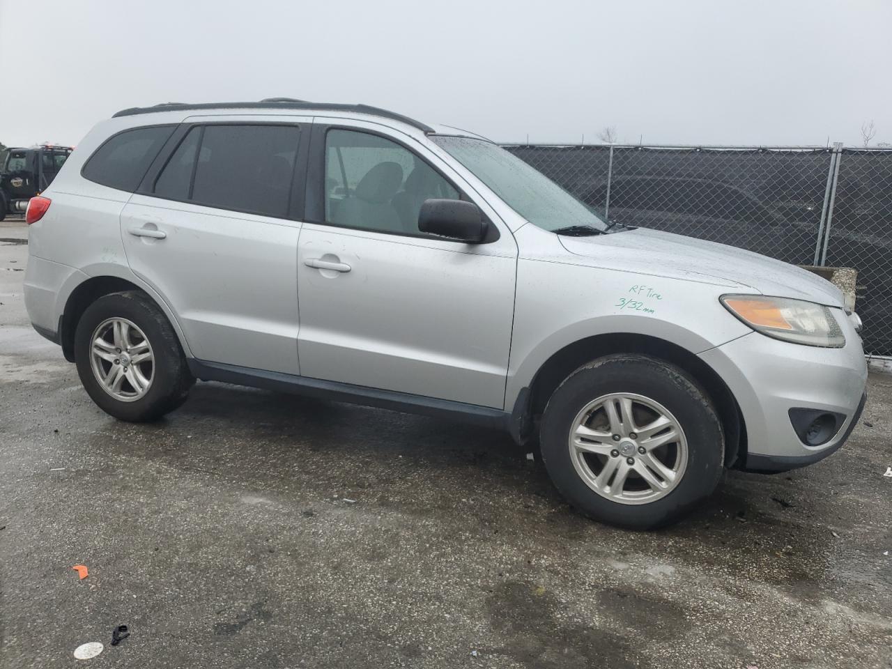 2012 Hyundai Santa Fe - Image 4